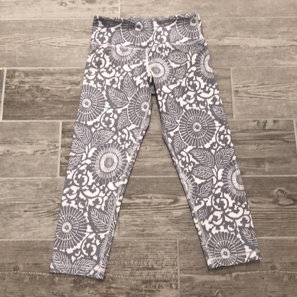 lululemon athletica Pants - Lululemon Crop Capri Pant 4